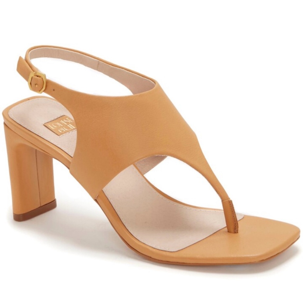Louise eat Cie Lalo Thong Sandal